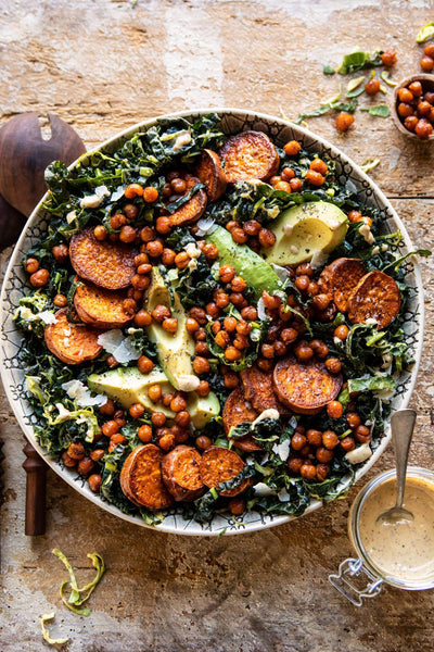 Kale Caesar Salad with Sweet Potatoes and Crispy Chickpeas – Us-Farmers Spice